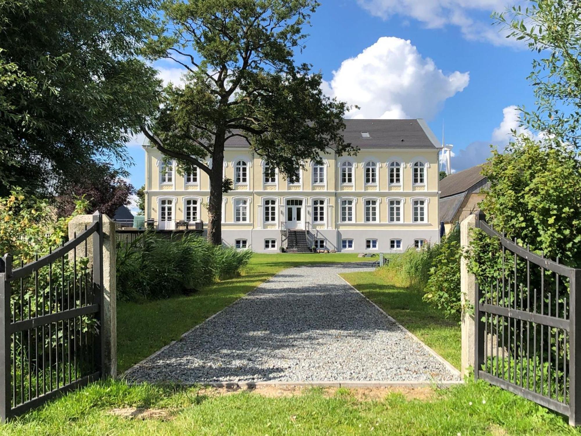 Ferienwohnungen Herrenhaus Gut Oestergaard Steinberg  エクステリア 写真